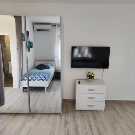 Viktor Rooms And Apartments Rovinj Exterior foto