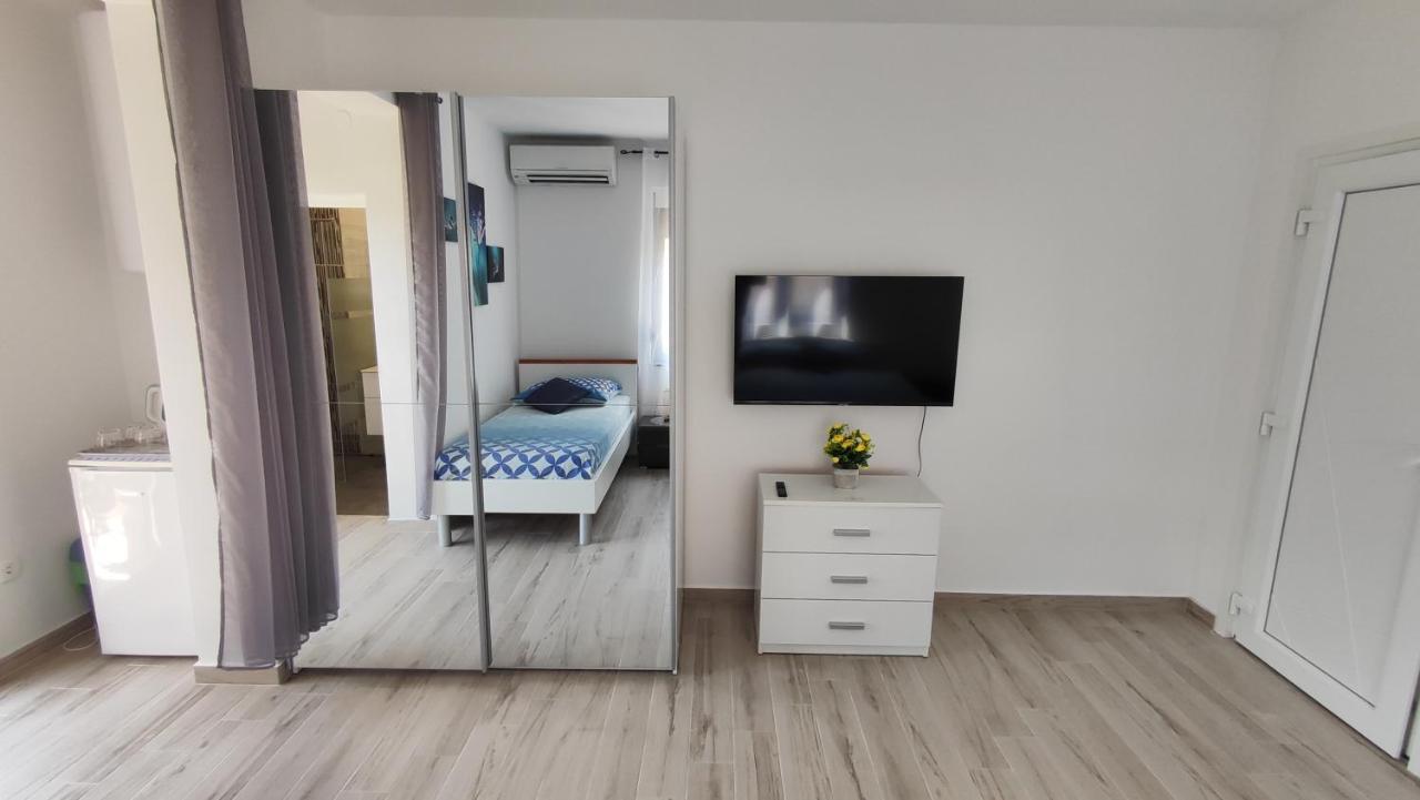 Viktor Rooms And Apartments Rovinj Exterior foto