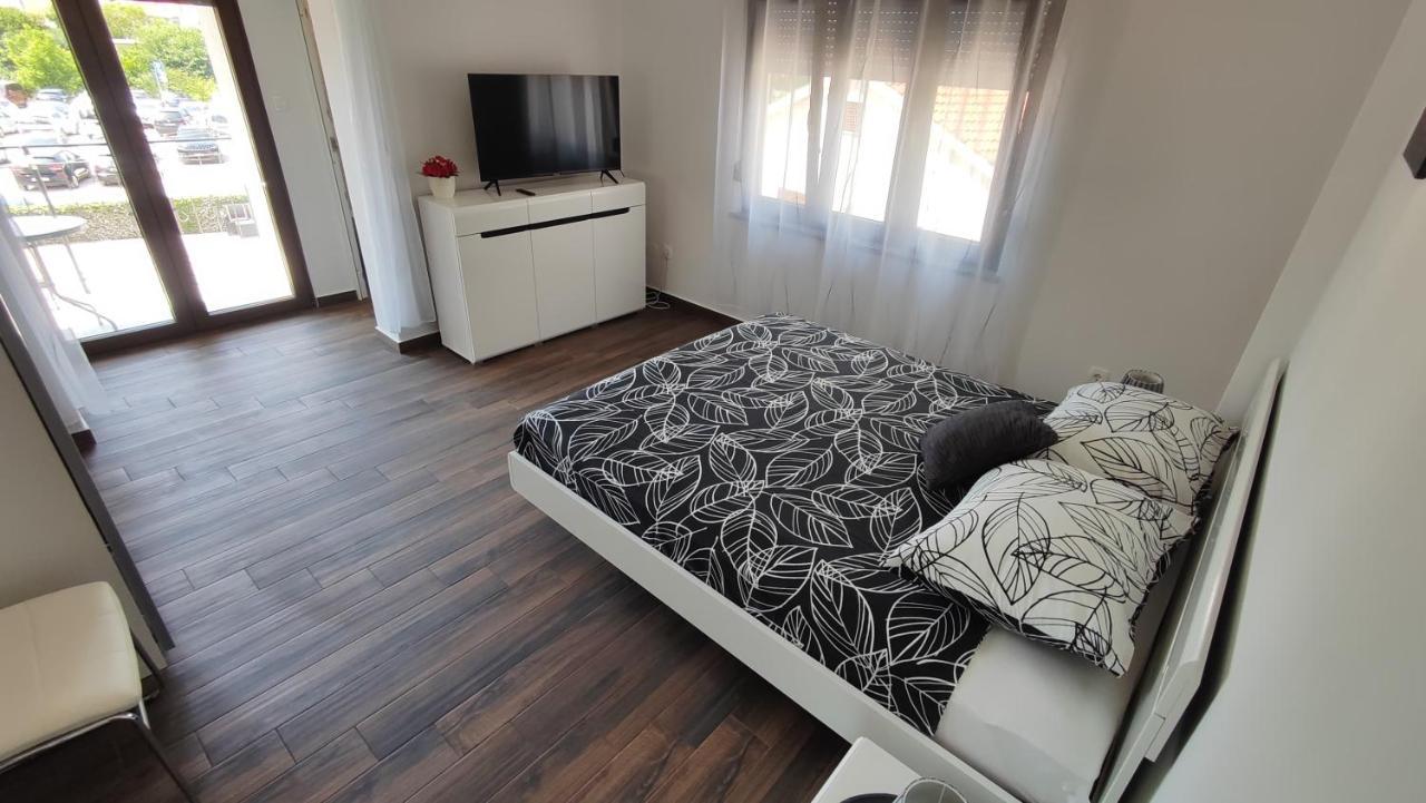 Viktor Rooms And Apartments Rovinj Exterior foto
